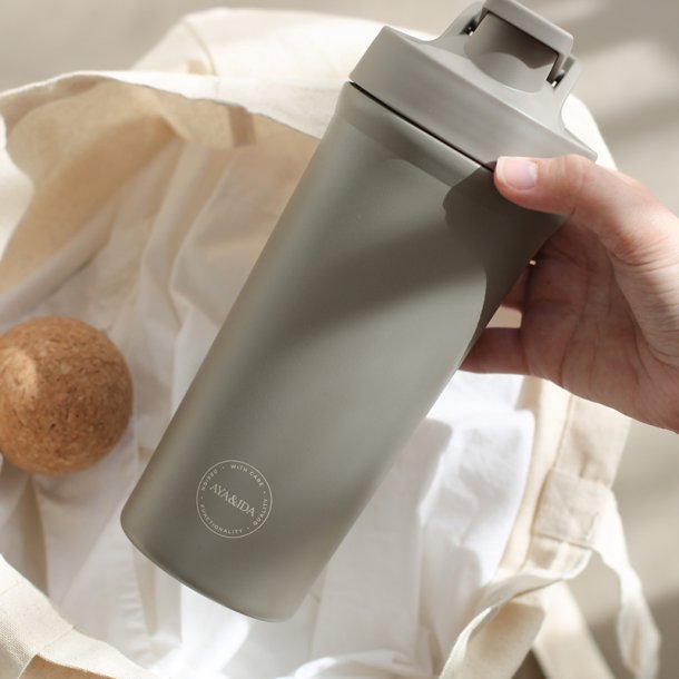 AYA&IDA shaker bottle - 750 ml.