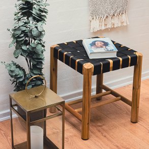 Hws Nooka skammel med sort sde