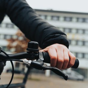 Pedalfinder ringeklokke med global sporing