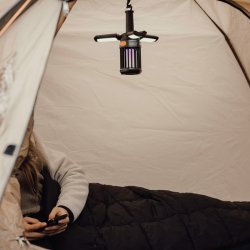 Nordic Drift Titan B�rbar myggebek�mpende campinglampe