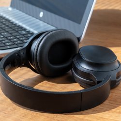 Elite foldbar tr�dl�s hovedtelefon,iRCS genanvendt plast